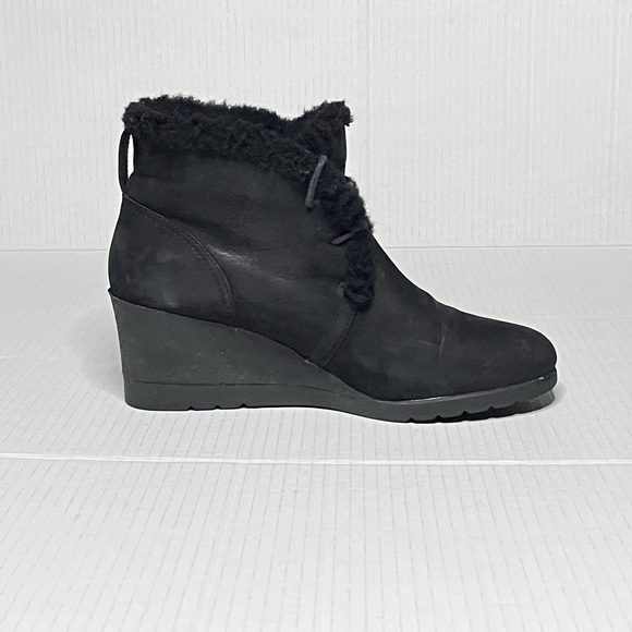 UGG Jeovana Wedge Bootie - Picture 11 of 11